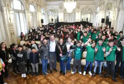Alumnos de diferentes establecimientos visitaron la Casa de Gobierno