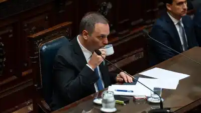 El viejo tuit de Adorni que lo contradice: cuando le cortaron la luz por falta de pago
