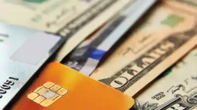 Dólar oficial y tarjeta: los precios de cada banco al cierre del viernes