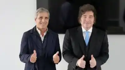 Se derrumba el riesgo país y toca un nuevo piso en la era Milei: ¿qué pasa con los bonos y el dólar?