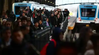 Otro golpe al bolsillo: desde este lunes suben los colectivos y trenes en el AMBA