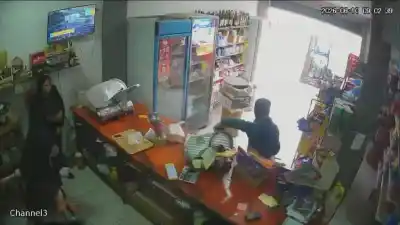 Asaltaron un almacén en Merlo y se llevaron hasta la máquina de cortar fiambre