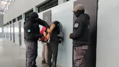 Descomprimen comisarías: habilitan nuevo pabellón en la cárcel de Benjamín Paz y trasladan a 19 jóvenes