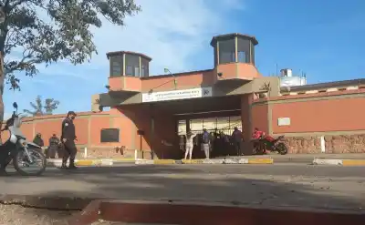 Fuego en el penal de Gorriti: grave uno de los condenados por el femicidio de Iara Rueda