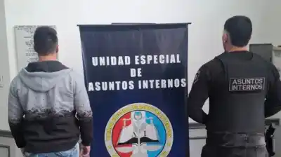 Nueve policías detenidos en Rosario: ¿qué pasó realmente con el hombre que terminó incendiado?