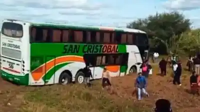 El momento exacto en que un colectivo perdió el control sobre la Ruta 34