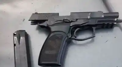 Robaron una comisaría en la zona sur: se llevaron armas, chalecos y una radio, y todo quedó filmado