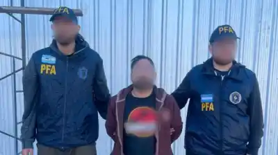 Se hizo pasar por guía espiritual, pero en su casa escondía un infierno: detienen a pai umbanda