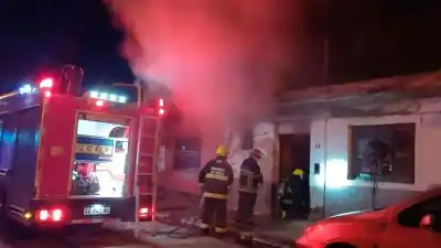 Incendio en Las Termas: intentó apagar las llamas y terminó con quemaduras en las manos