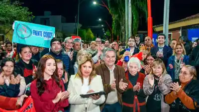 Comenzaron a instalar 35 columnas LED y lo que pasó después sorprendió a los vecinos