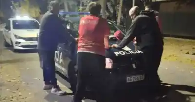 Dos jóvenes subieron a un colectivo en Guaymallén y lo que hicieron adentro activó todas las alarmas
