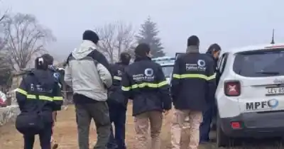Dos hermanos murieron apuñalados tras una violenta pelea familiar en Córdoba: qué encontró la policía en la escena