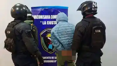 Los sorprendieron cargando bloques de tergopol y terminaron detenidos en La Costa