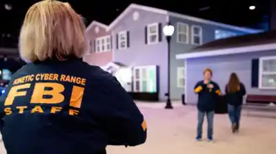 Así es la ciudad miniatura del FBI donde entrenan para frenar ciberataques reales