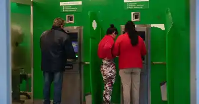 Feriado del lunes 15: qué servicios funcionan y cuáles no en Rosario