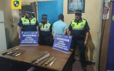 Allanamiento en León Rouges: Secuestro de cuchillos y detención por amenazas