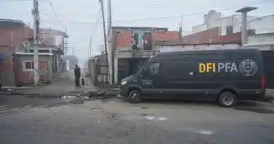 Atacaron a tres policías federales en Villa Banana: quiénes son los dos detenidos y el vínculo con un prófugo narco
