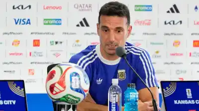 Scaloni confirmó que Dibu Martínez estará ante Argelia pero guardó el once en secreto