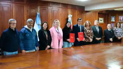 Cartón a $50 y botellas a $250: la crisis que golpea a los recuperadores urbanos de Santiago del Estero
