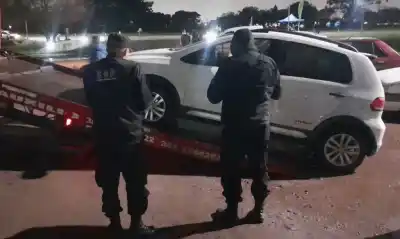 Se fueron de copas y terminaron a pie: el operativo que dejó a 40 conductores sin auto en Lastenia