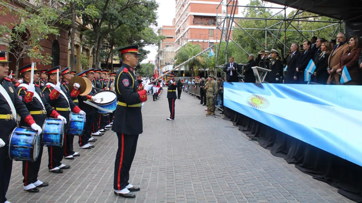 Desfile cívico-militar