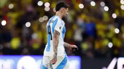 El motivo por el que Otamendi no arranca ante Argelia: ¿qué pasó con la suspensión?