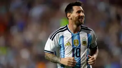 Lionel Messi alcanzó un récord histórico en Argentina: lo que hizo en el debut ante Argelia