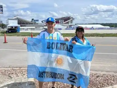 Viajaron desde Bolívar para alentar a la Selección: la historia de la pareja que ganó un sorteo y vivió el Mundial