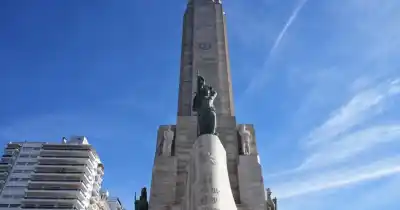 Los secretos que esconde el Monumento a la Bandera y que pocos conocen