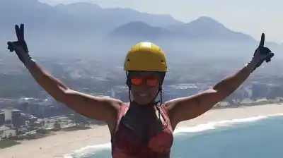 Se alejó para ponerse repelente y cayó al vacío: la tragedia en una excursión de rápel que conmueve a Brasil