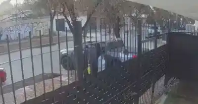 Lo esperaban con armas tras la clase de Karate: el robo exprés que terminó con la Ford Maverick recuperada