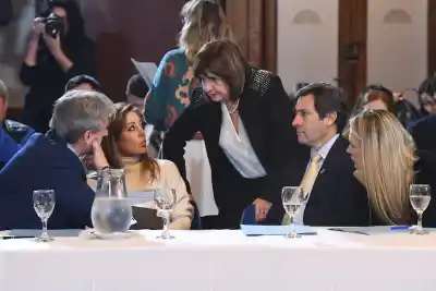 La presión se intensifica en el Senado: aliados del Gobierno exigen la cabeza de Adorni