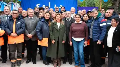 El emotivo homenaje a los héroes de la Defensa Civil que nadie esperaba