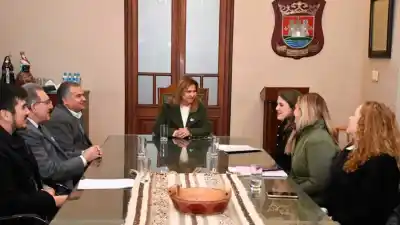 Recibió a los dirigentes del cestoball y se viene un campeonato que promete