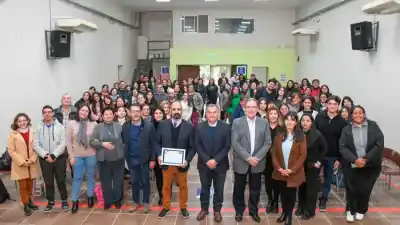 Más de 100 vecinos completaron el curso de Lengua de Señas en la Capital