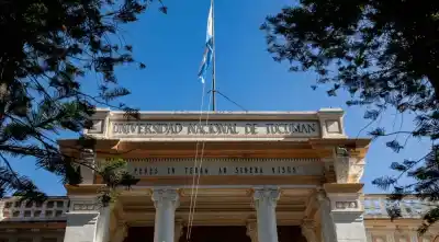 El respaldo de los decanos a Pagani que no define el futuro de la UNT