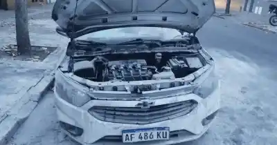 Golpe al amanecer: encapuchados atacan el auto de una encargada en Rosario