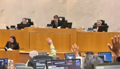Gritos en la Legislatura: aprobaron cambios para una calle sin dejar hablar a la oposición