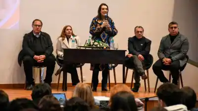 Así es el proyecto que une a jóvenes con adultos mayores en Santiago del Estero