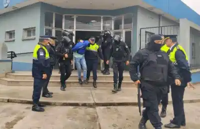 Diez jóvenes de entre 18 y 21 años fueron trasladados a una unidad especial en Benjamín Paz