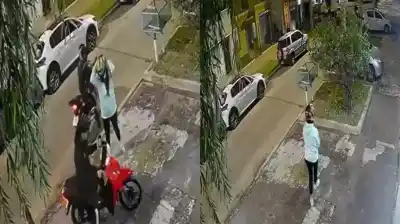 Le robaron la moto, apretó un botón y el ladrón cayó al suelo como un muñeco