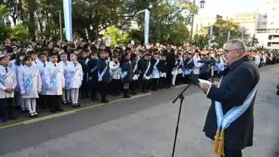 El emotivo momento en que más de 3.000 chicos prometieron lealtad a la Bandera en Tucumán