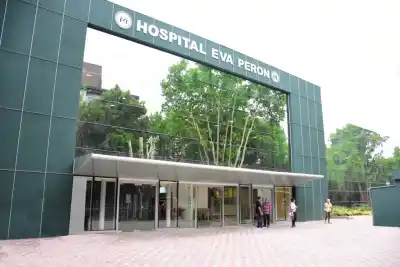 Dijo que se cayó de la cama pero las heridas no mentían: murió un nene de 2 años en Merlo y detuvieron a su madre