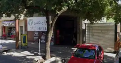 Amenazó a empleados, robó en dos comercios y terminó tras las rejas