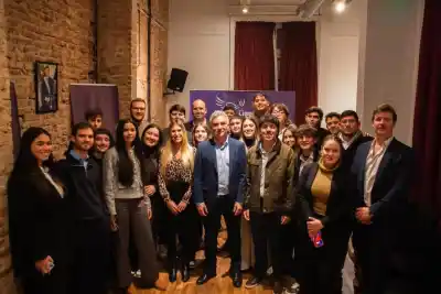 ¿Concejales desde los 18? El polémico proyecto que agita la política bonaerense