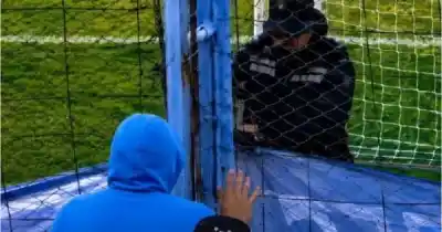 Escupió e insultó a hinchas jujeños: ahora la Justicia lo imputó