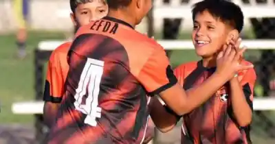 El ex DT de Gimnasia que creó una escuelita de fútbol y hoy sueña con un predio propio