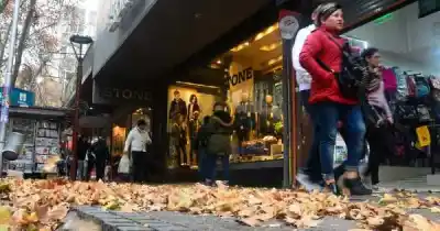 Invierno en Mendoza: sábado con Zonda y 18°C, pero el frío extremo se acerca