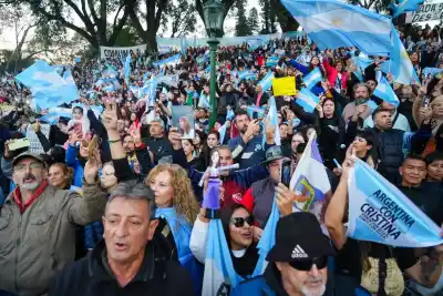 Banderazo en Parque Lezama: el detalle judicial que obligó a cambiar la sede del acto por Cristina