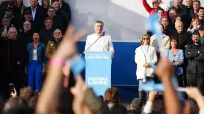 El dardo de Máximo Kirchner a Axel Kicillof en el banderazo por CFK: “Está muy claro quién debe ser la conductora”
